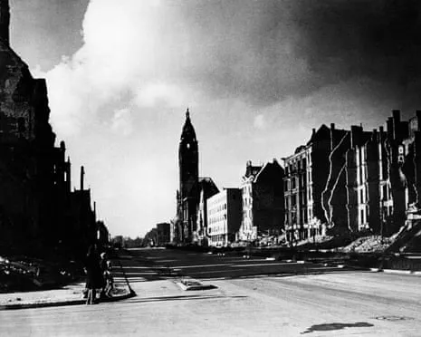 The Circle of Traitors: A Riveting Tale of German Resistance
